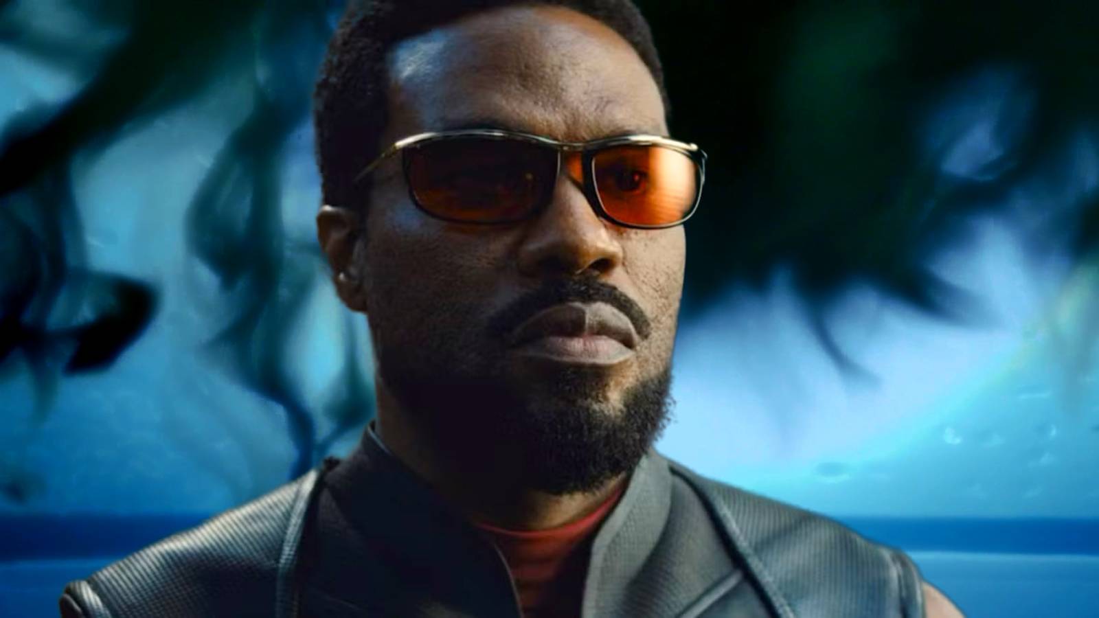 Sessiz fısıltılar, gölgeler dans ediyor, güç yükseliyor