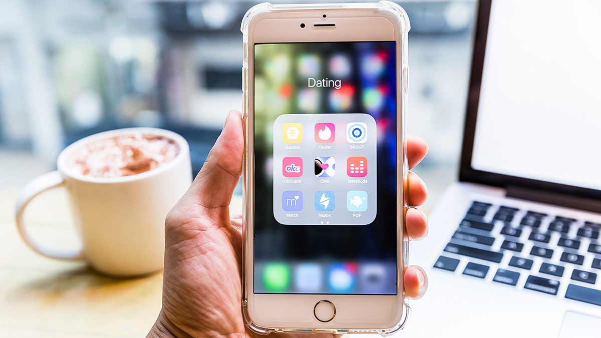 Gizlilik duvarları yıkılıyor, kalpler açığa düşüyor