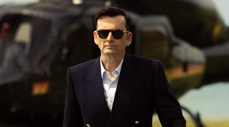 Tennant'ın karizmasıyla dönemin rekabeti ekrana geliyor