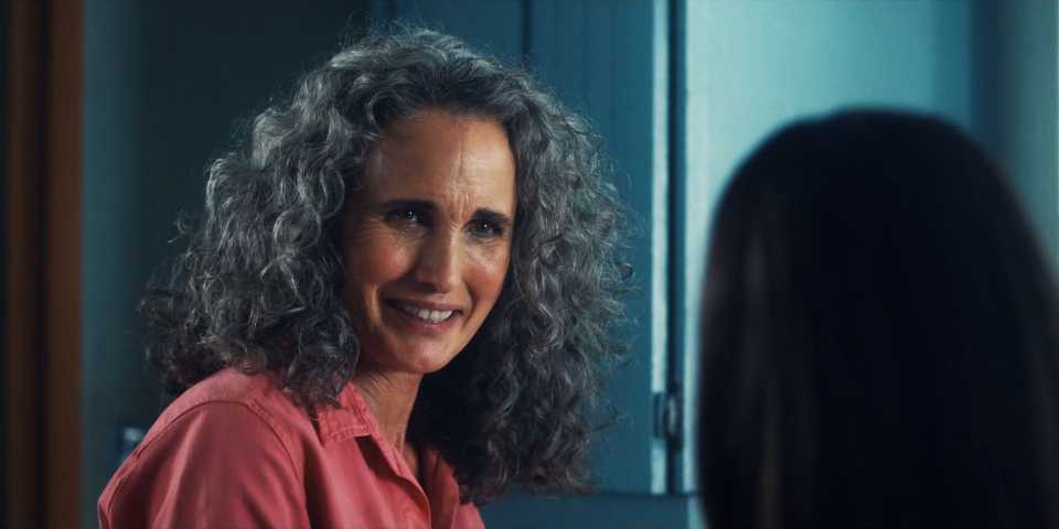 Aile sırları, kuşaklar arası bağ, zamanın gizemli yolculuğu