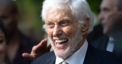 Yaşayan efsane! Radyo hatası şoku, yanlış duyuru telaşı