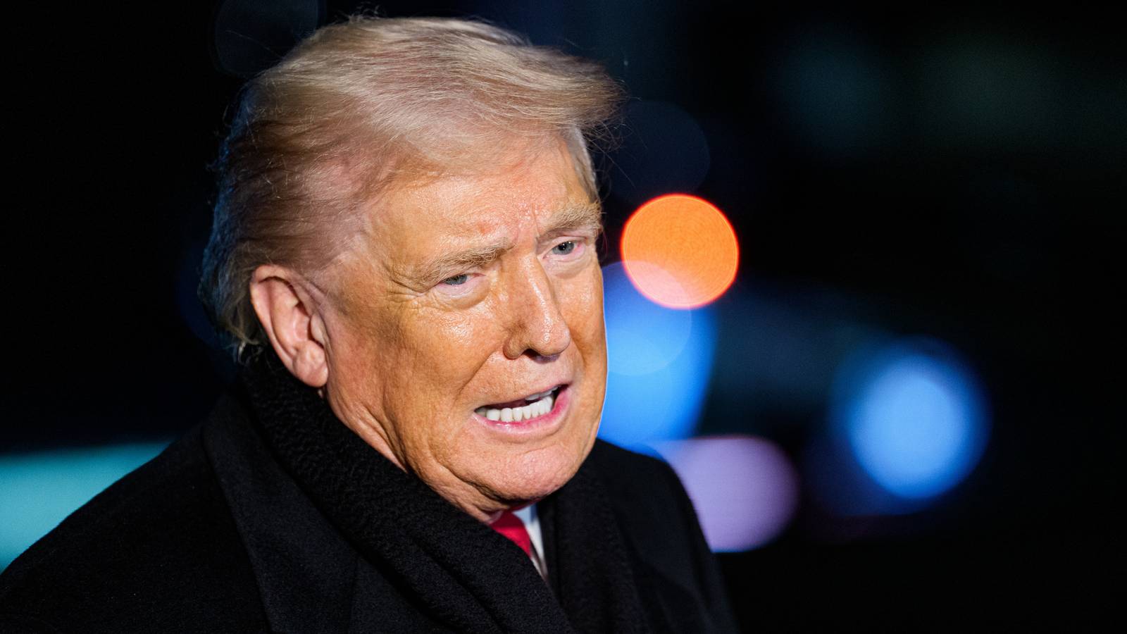 Siyasi skandal, güzellik, ima, tartışma, beklenmedik, karmaşık