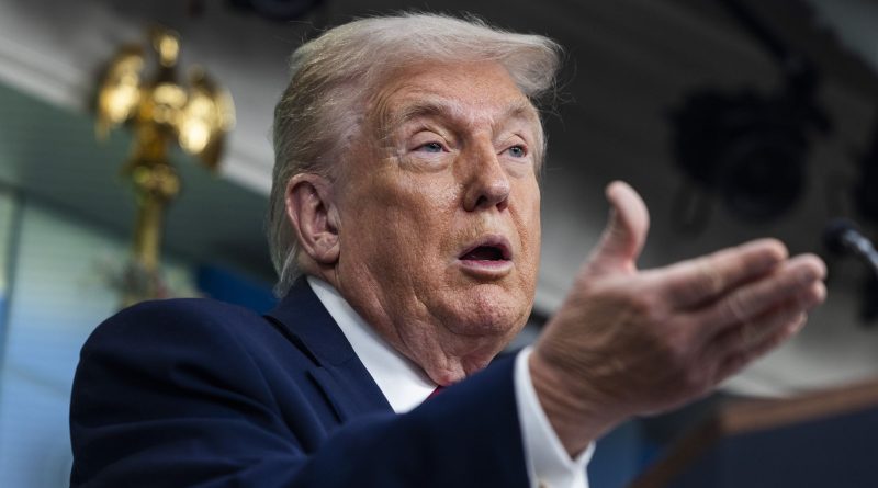 Eleştiri okları Bad Bunny'ye geldi, Trump'tan sert yorumlar