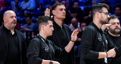 Yüzlerde hayal kırıklığı, gerginlik havada asılı