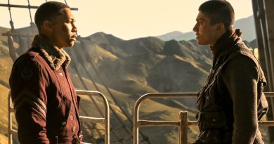 Maximus'un bakışı, Gizemli Yabancı'nın izleri belirdi