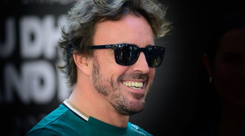 Tenis kortunda Alonso'ya gönderme, genç yıldızdan neşe!