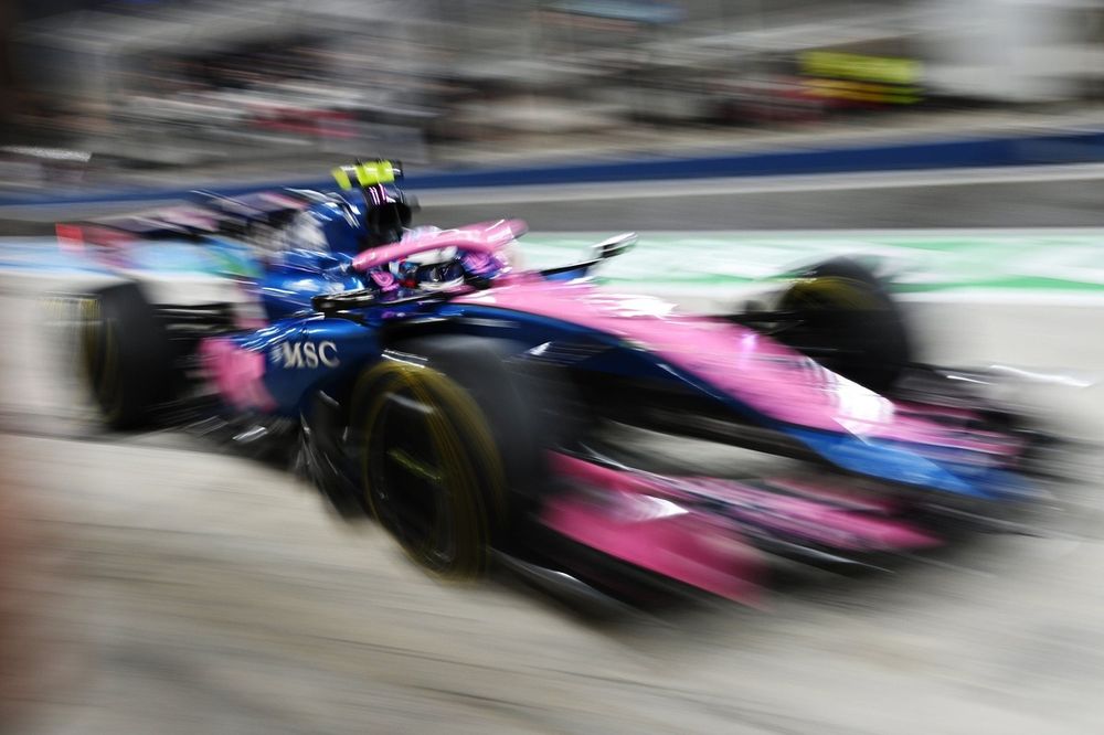 Motor gerginliği: Alpine, Mercedes'e tam destek veriyor