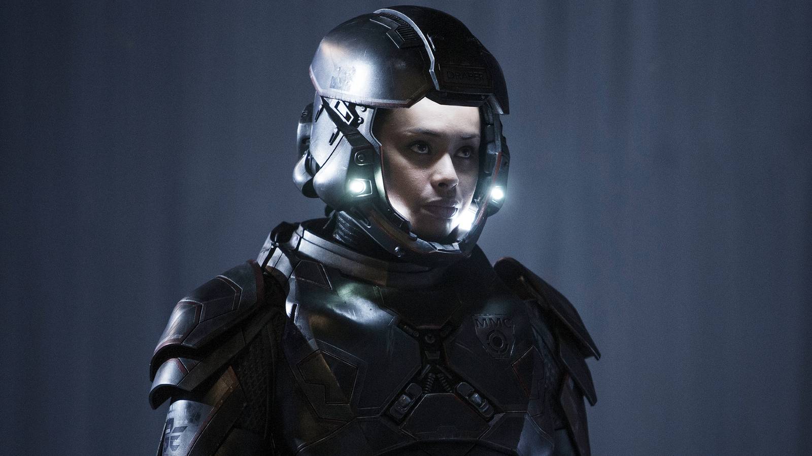 Derin uzay, politik gerilim, gerçekçi bilim kurgu