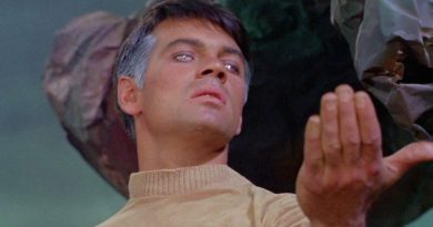 Yıldız Akademisi, geçmişe ışık tutuyor, kaderler fısıldıyor