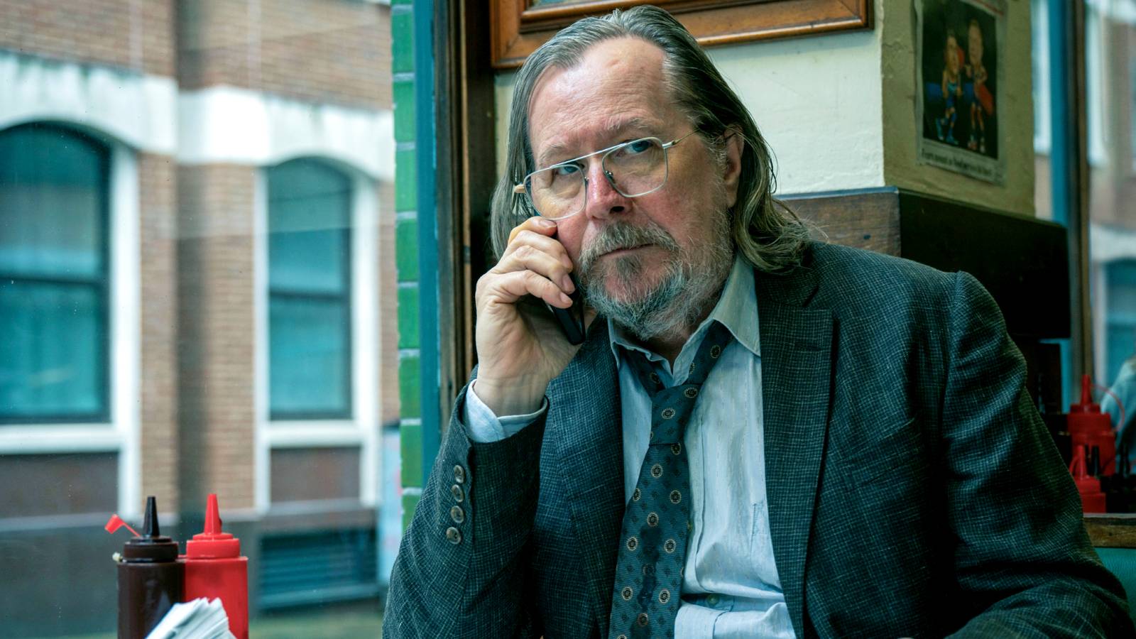 Almanya'dan gerilim, casusluk sevenlere Netflix'te yeni soluk