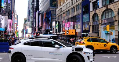 Robotaksi hayalleri suya düştü, New York bekleyecekti