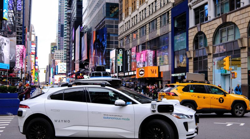 Robotaksi hayalleri suya düştü, New York bekleyecekti