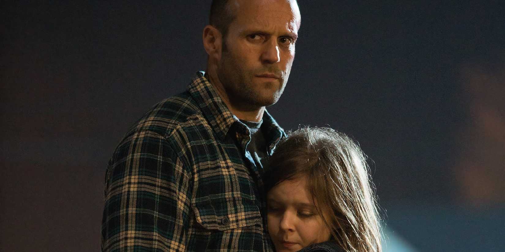 Karanlık geçmiş, şiddet, Clancy Brown'un performansı etkileyici