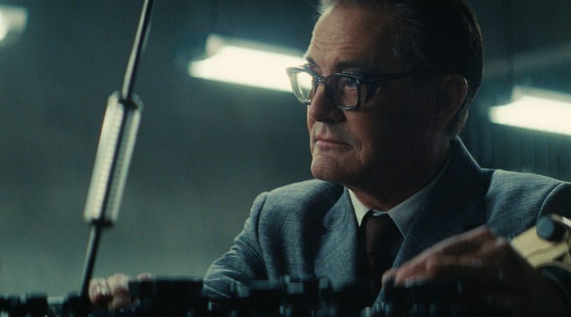 Aşk, savaş ve sırların karmaşık dansı