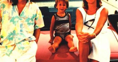 Kırmızı, efsane geri döndü, Manço'nun arabası müzede!