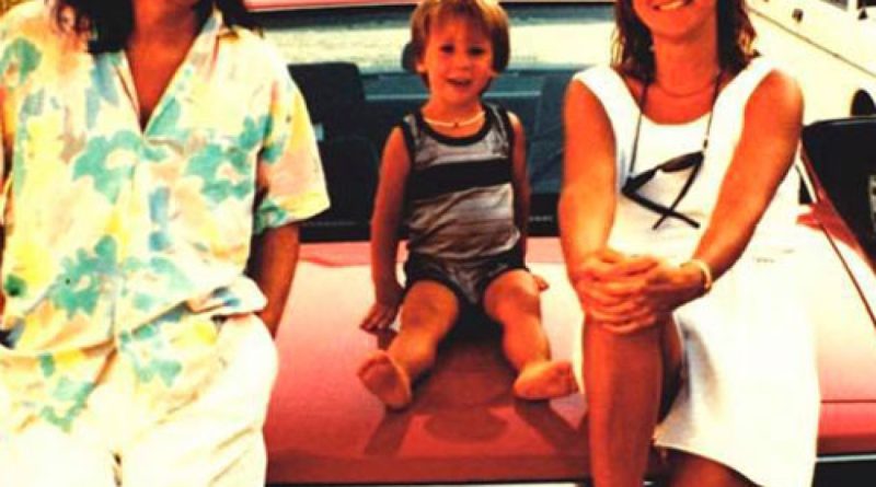 Kırmızı, efsane geri döndü, Manço'nun arabası müzede!