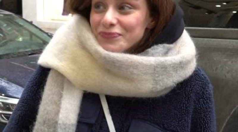 Aşk hayatı sorularına yanıt, Nişantaşı'nda objektife yakalandı