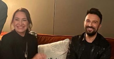 Hasretle kucaklaşan iki yıldız, neşe dorukta!