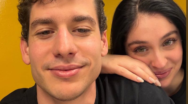 Aşk, pasta, tebrikler; güzel yaşlara Cemre!