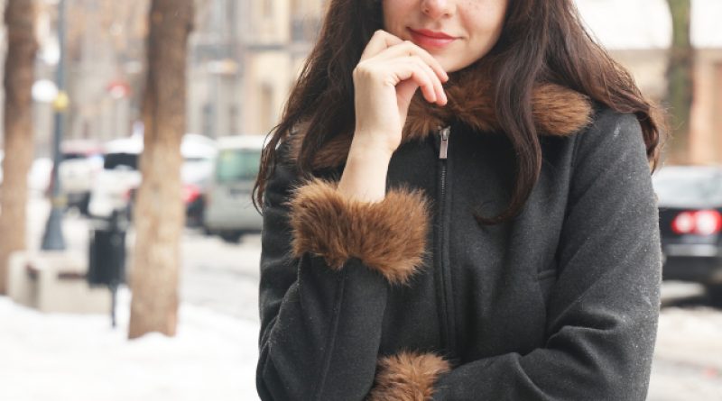 Cennet'in bakışları, karmaşık bir hikayeye işaret ediyor