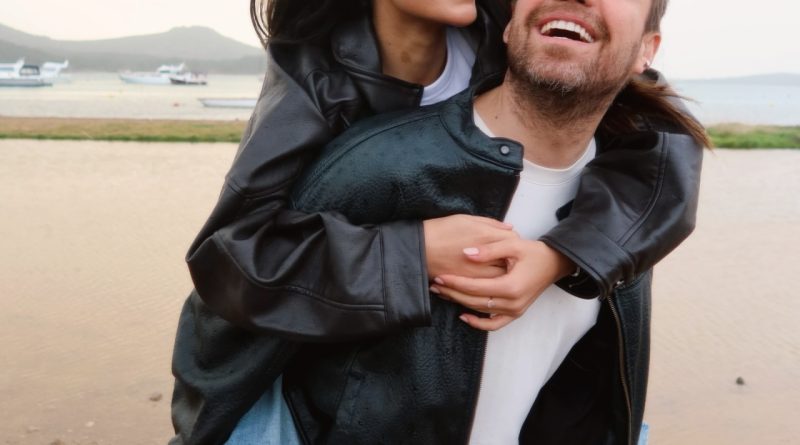 Aşkın izleri, mutluluk anları, tatlı bir tebessüm