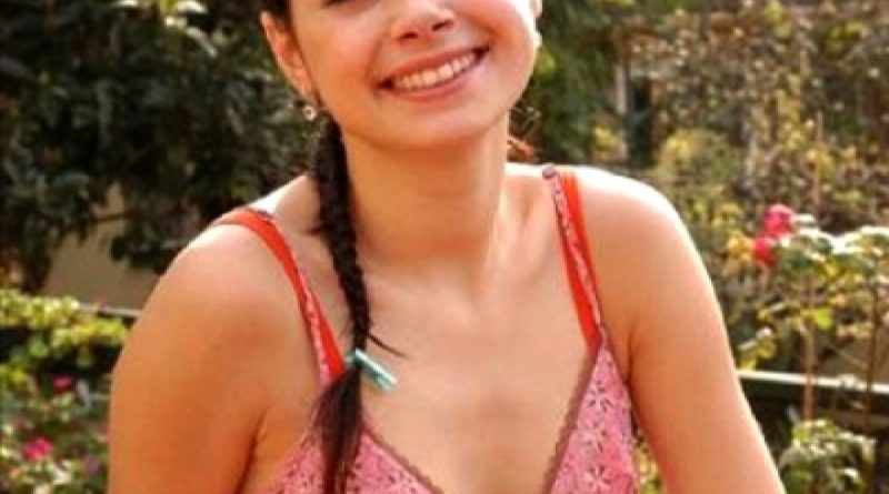 Berlin'de Özgü Namal, yıldızlar arasında parlıyor