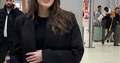 Yoğun tempoda, kariyer önceliği, gülümsemesiyle ışıldıyor