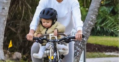 Gülümseyen anne, minik yolcu, Miami rüzgarı