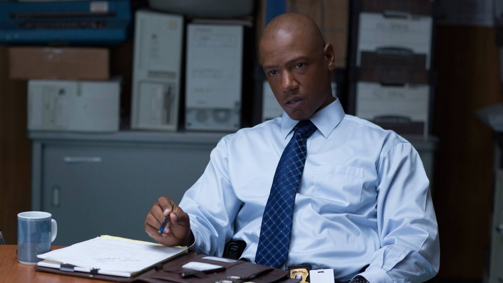 Karanlık, derin, unutulmaz bir başlangıç, sonrası hayal kırıklığı