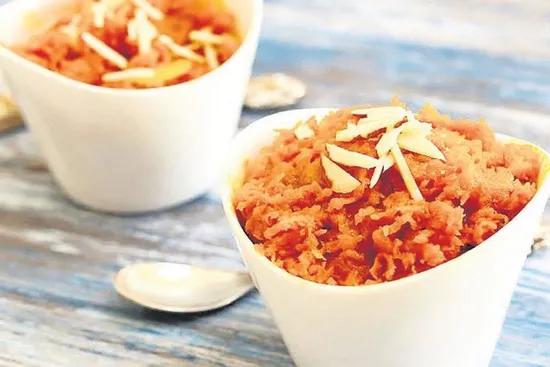 Sıcacık, renkli, lezzetli: Helvanın yeni yüzü!