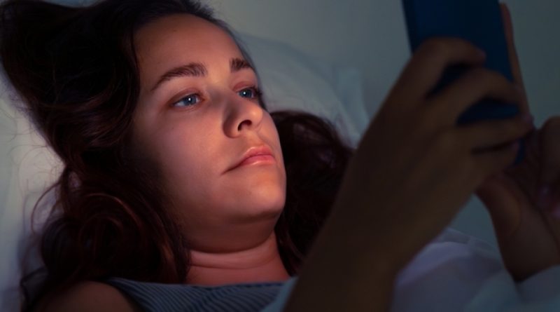 Ekran parlaklığı düşük, gözler yoruluyor, dikkat!