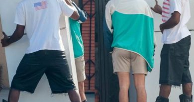 Kovboy şapkası, buzdolabı, beklenmedik bir kombin!