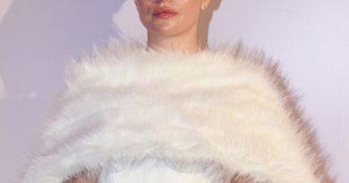 Gülümseme, aşk ve tatlı bir kaçış