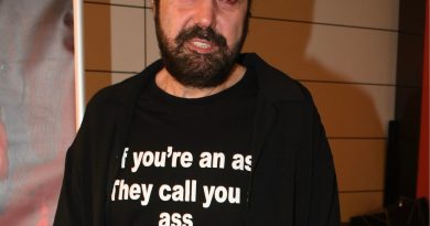 Kederin derinliği, dostluğun acısı, anılar yaşatır