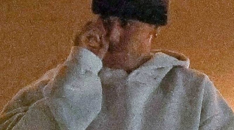 Burnu karıştırmak, şöhretin getirdiği karmaşa mı acaba?