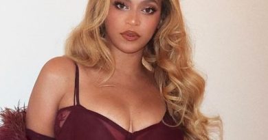 Yeni stil, cesur adım, ikonik görünüm, şaşkın hayranlar