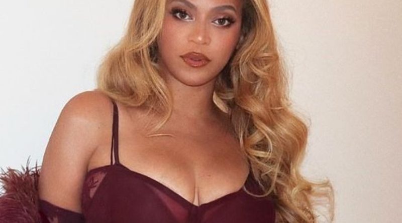 Yeni stil, cesur adım, ikonik görünüm, şaşkın hayranlar