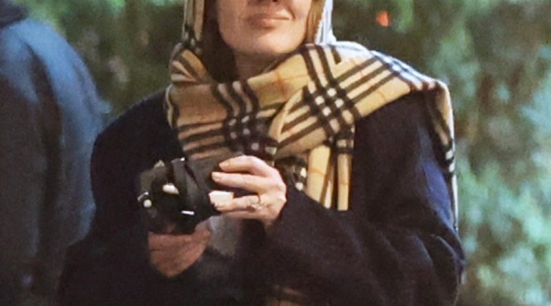 Şehrin kalbinde, sessizce, bir yıldızın gölgesi