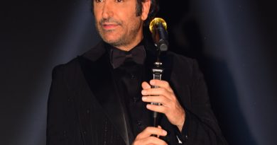 Kaderin yazdığı aşk, sahne ışığında yankılanıyor