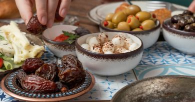 Enerji dolu gün için besleyici sahur sofrası hazırlayın