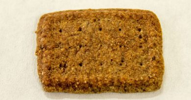 Mor ve mavi buğdayla sağlık dolu yeni bisküviler!