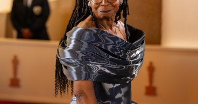 Sadece bir fotoğrafı betimleyen kısa ve öz bir açıklama: Gizemli