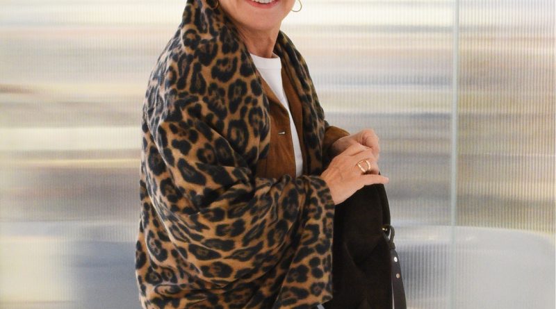 Acelecilik damgası vurdu: Demet Akbağ'dan ani eczane çıkışı