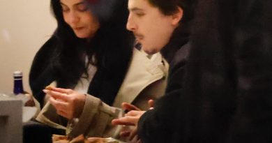 Gizlilik, pizza keyfi ve ünlü aşkı bir arada!