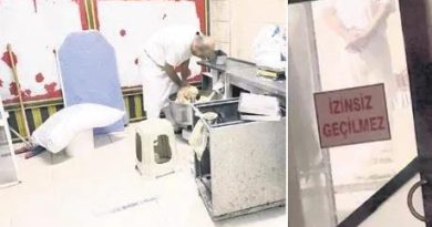 Ayağıyla hamur çiğnemek! İnsanları mide bulandırıyor