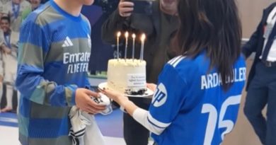 Aşkın zaferi, gülümseme bulaştı yüzüne