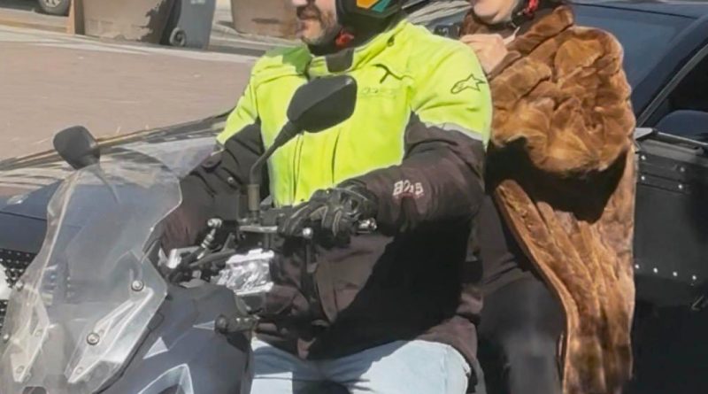 Trafiği aştılar, keyifli motor turu!