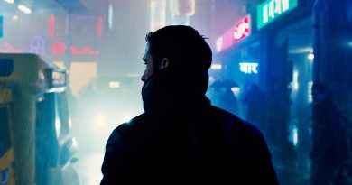 Neon ışıklar, siber uzay, distopik gelecek, heyecan dorukta