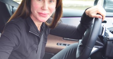 Yeniköy sahili, hüzünlü bir ayrılık, uzak çocuklar, Demet Şener