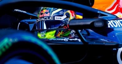 Barcelona'da ıslak zeminde genç sürücüden talihsiz kaza